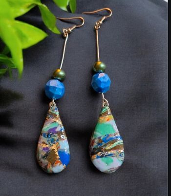 Boucles d'oreilles pendante multicolore