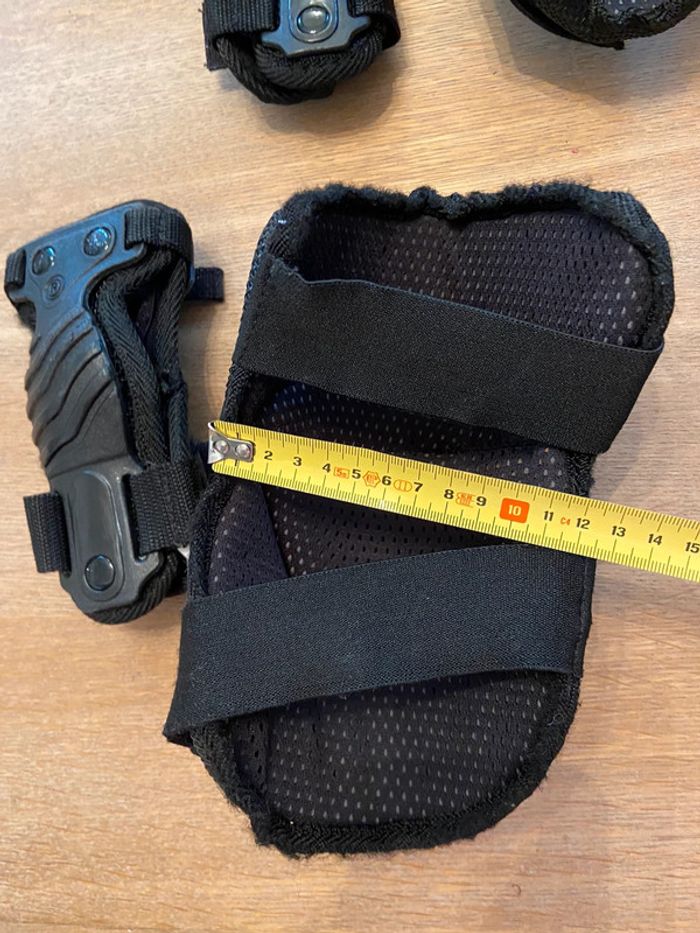 Lot de deux paires de protections genoux et deux paires de protections mains taille S - photo numéro 17