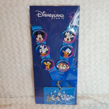 Set de pin's et lanière pin trading dlp disneyland paris