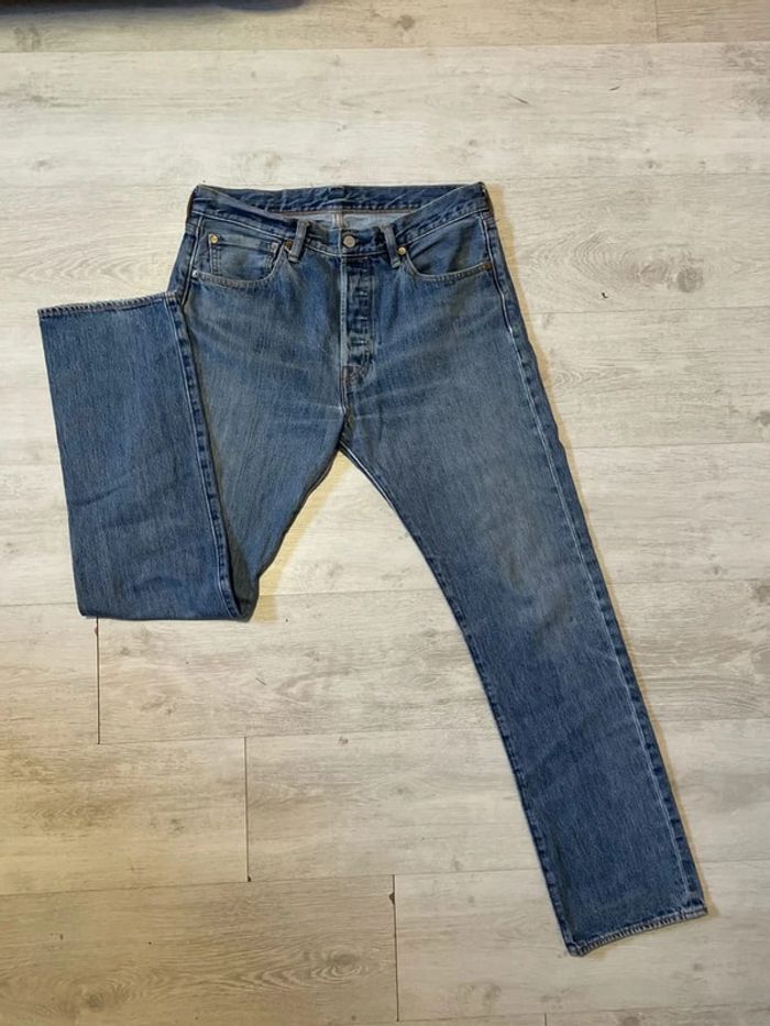 Jean Levi’s 501 bleu coupe droite taille W33 L32 - photo numéro 3