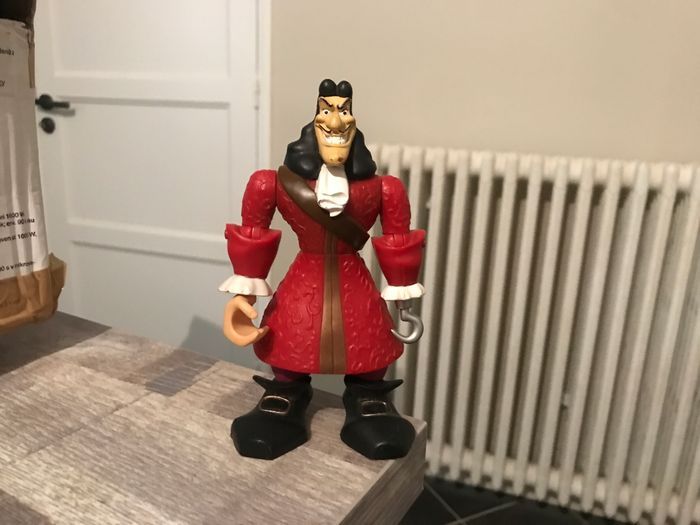Grande figurine rare capitaine crochet Peter pan