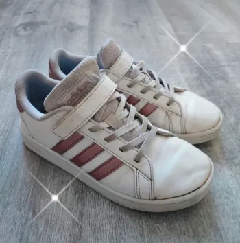 Basket adidas enfant fille taille 34