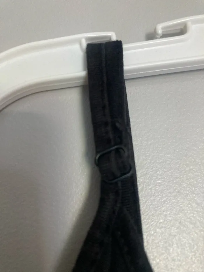Robe noire fluide H&M – Taille L – bretelles réglables, décolleté V - photo numéro 5