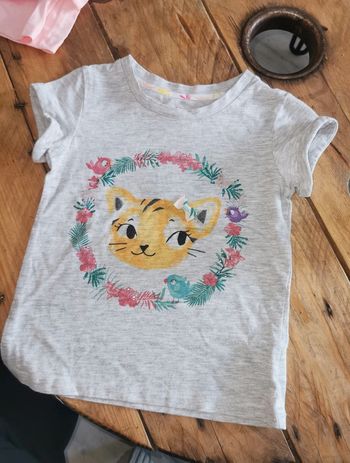 T-shirt.