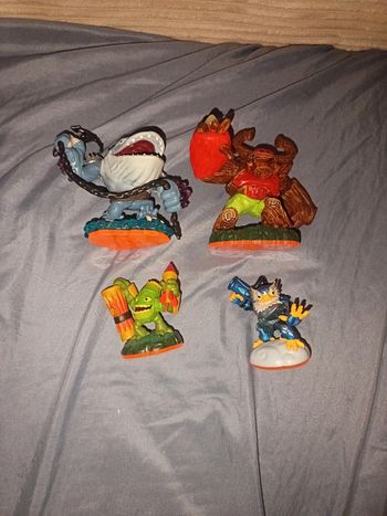 4 skylanders Giants