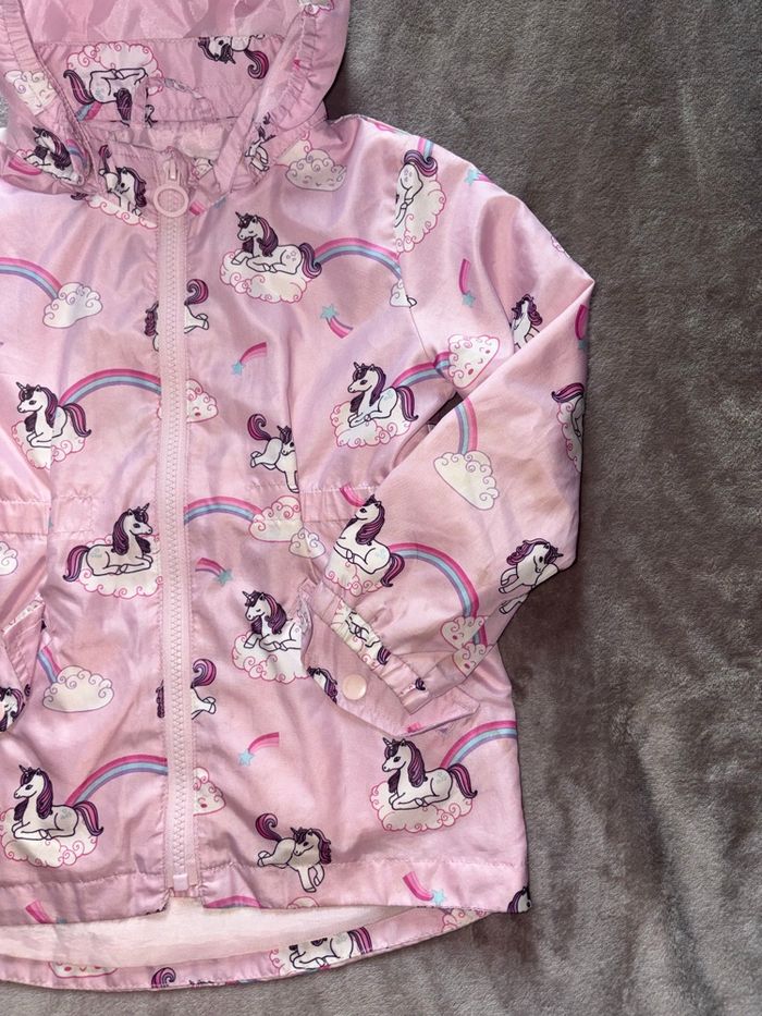 Imperméable rose licorne 🌈 – enfant taille 3 ans en très bon état - photo numéro 3