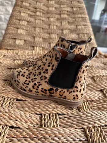 Bottine léopard en cuir Zara Pointure 26 - 5 €