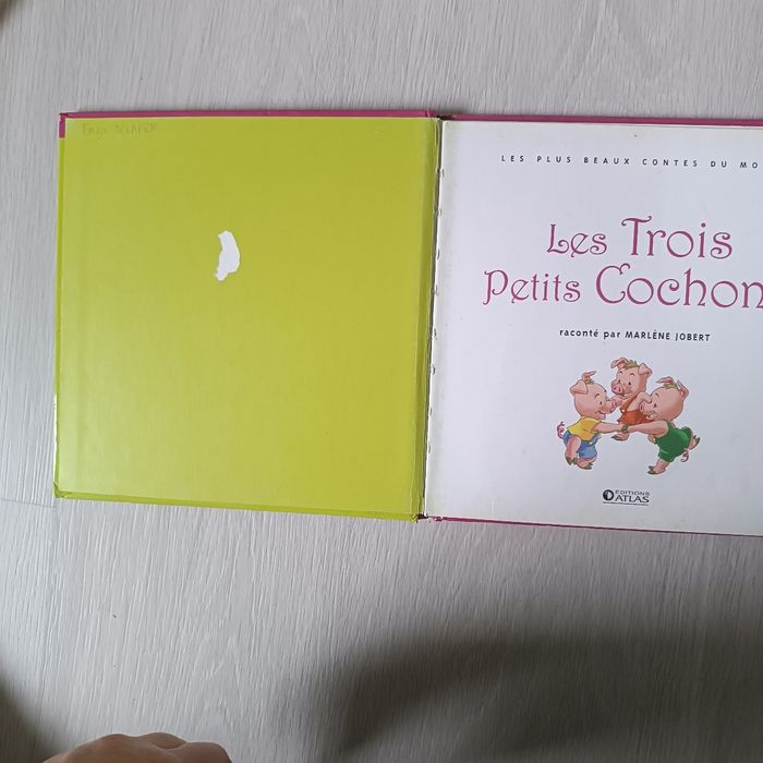 Livre les plus beaux contes du monde Les trois petits cochons - photo numéro 4