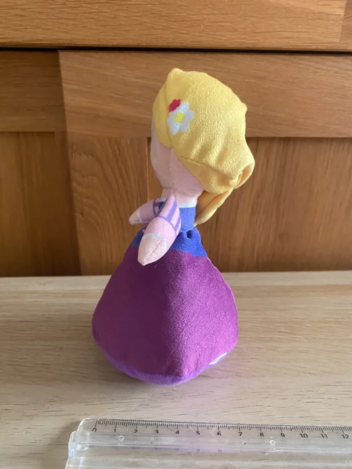 Petite peluche Disney princesse Raiponce Tangled Rapunzel plush doudou nicotoy poupée chiffon - photo numéro 2