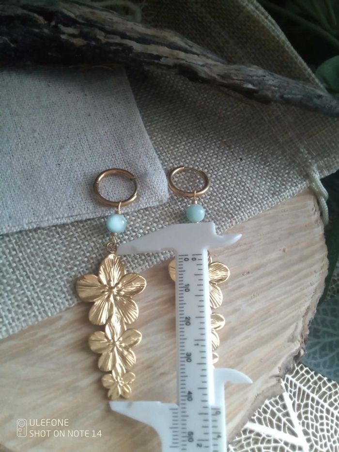Boucles d'oreilles pierres angélite et fleurs bohèmes - photo numéro 2
