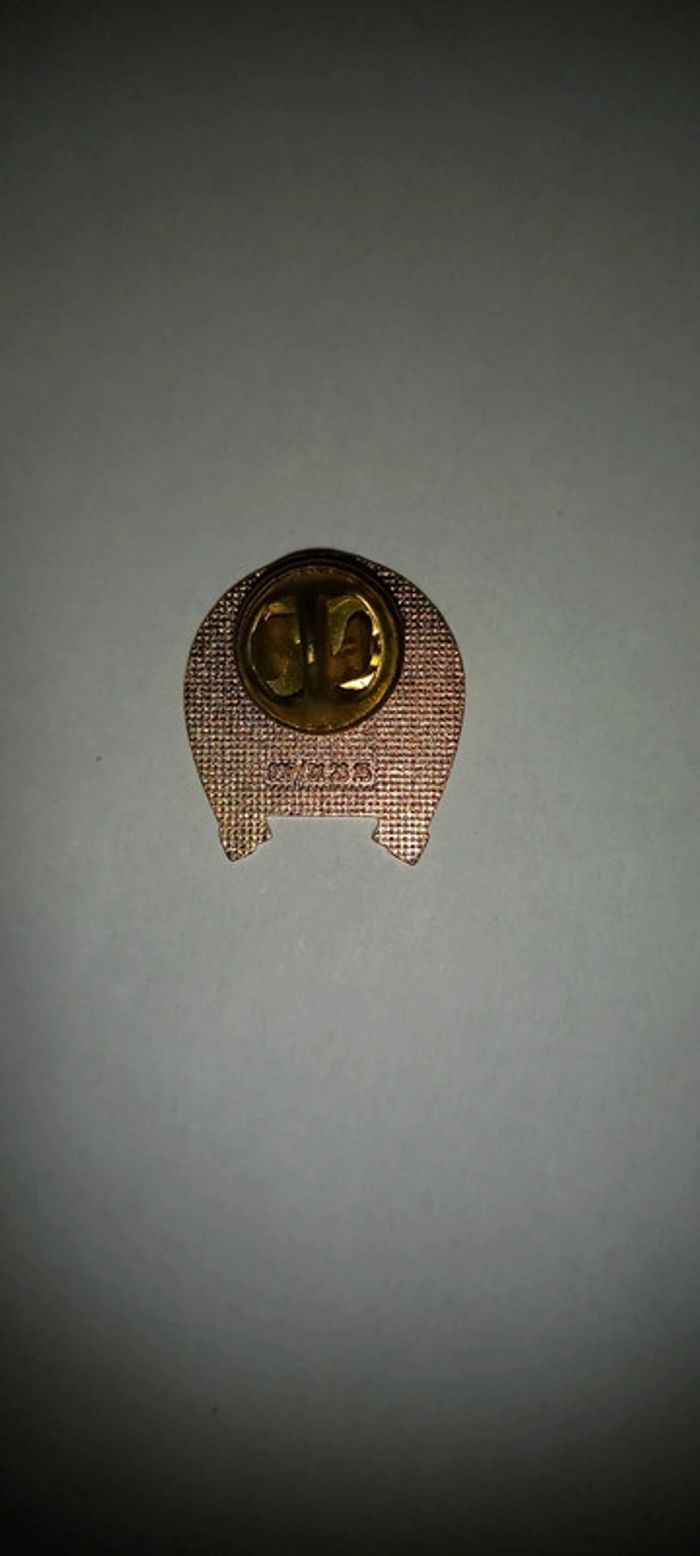 Pin's fer cheval - photo numéro 5