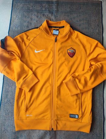 Maillot, veste de foot taille 12/13 ans