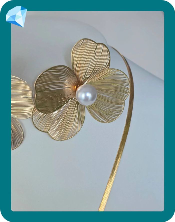 Collier et boucles d'oreille fleurs et perles acier inoxydable dorée. - photo numéro 5