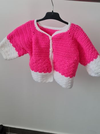 Veste au crochet 2 ans neuve
