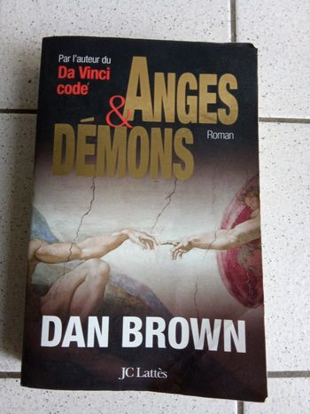 Roman , livre adulte, thriller, anges et démons dan brown, JC Lattès