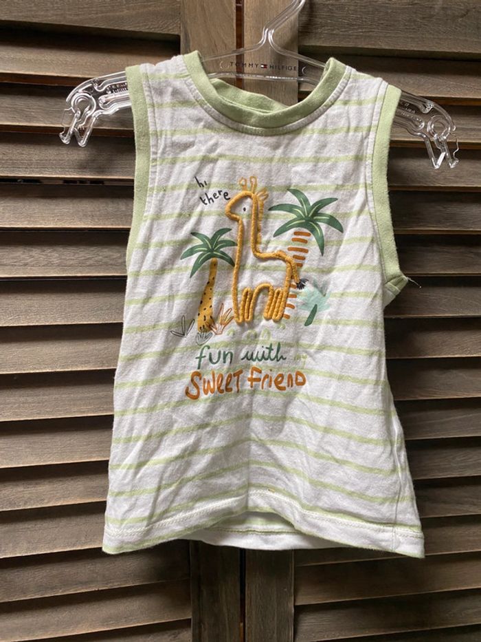 Débardeur à rayure avec girafe