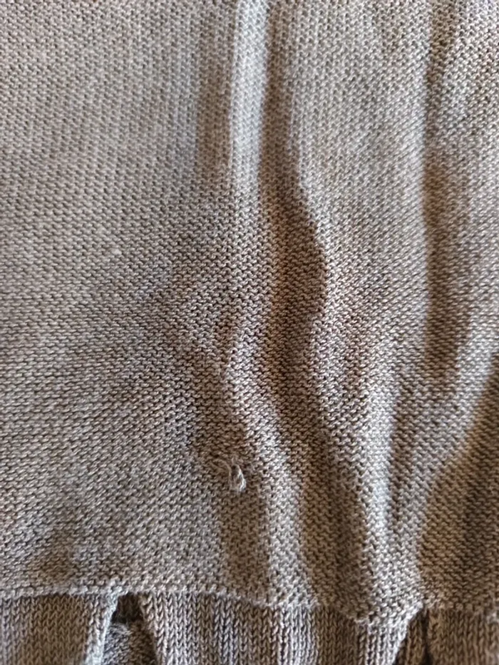 T-shirt à trous - photo numéro 6