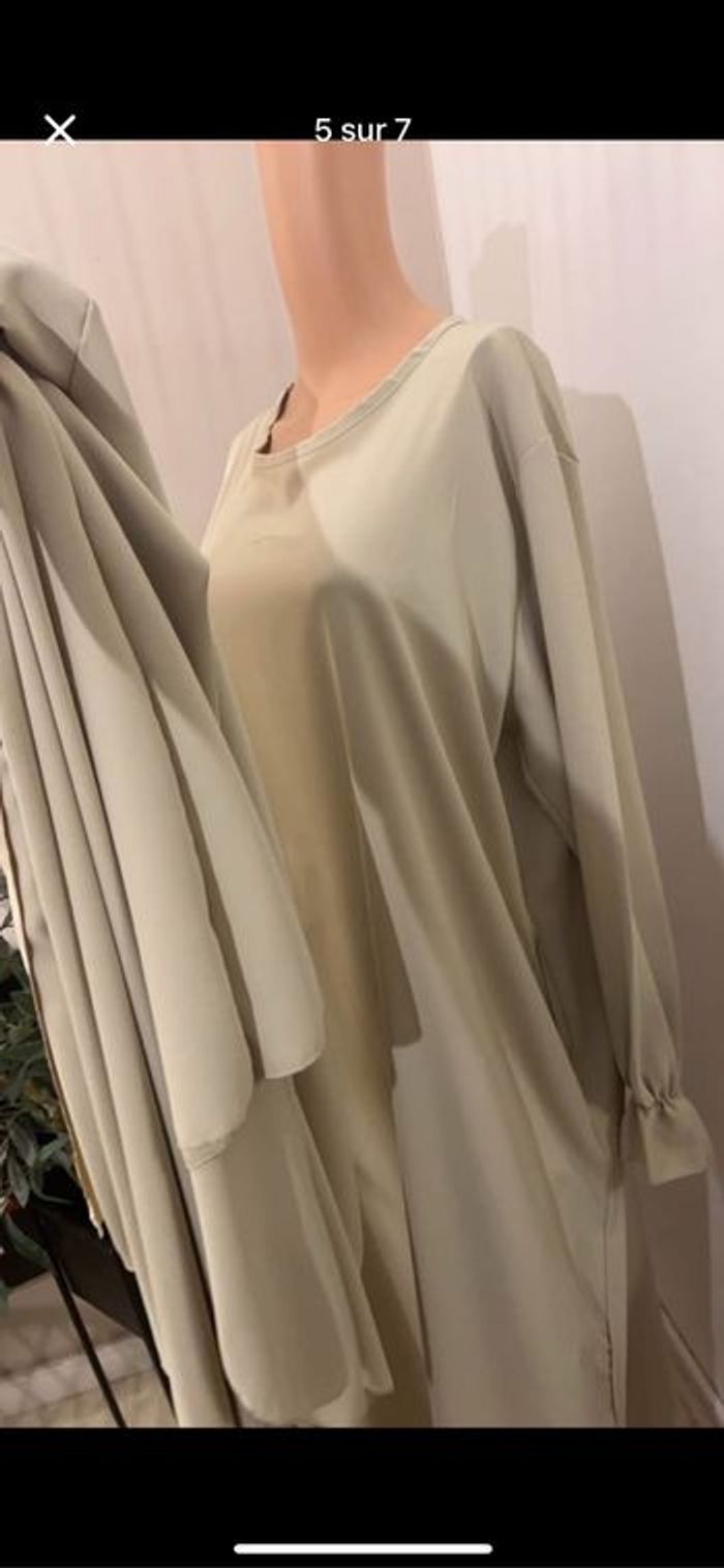 Robe avec voile - photo numéro 3