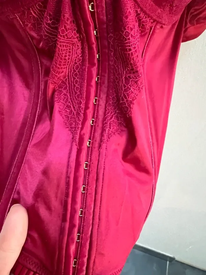 Corset porte jartelles Triumph neuf 95D - photo numéro 4