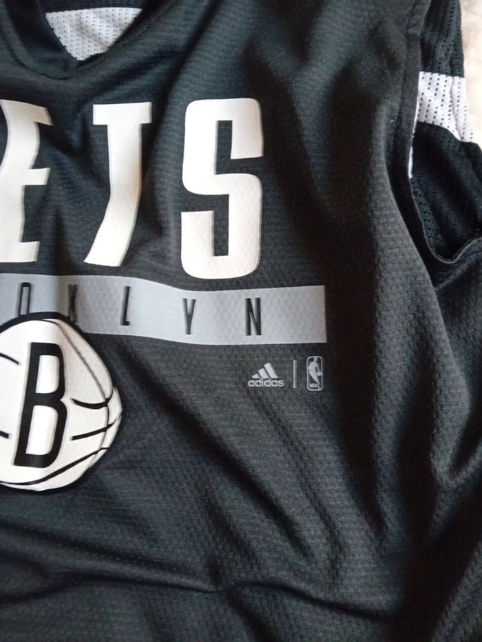 Tshirt 2en1 NBA Adidas 🩶🖤 - photo numéro 4