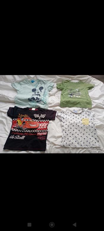 Lot 4 tee shirt manches courtes 5 ans marques diverses 5€