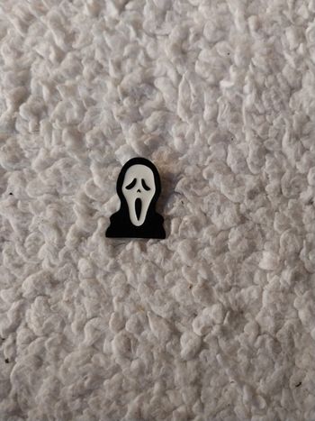 Pins halloween scream