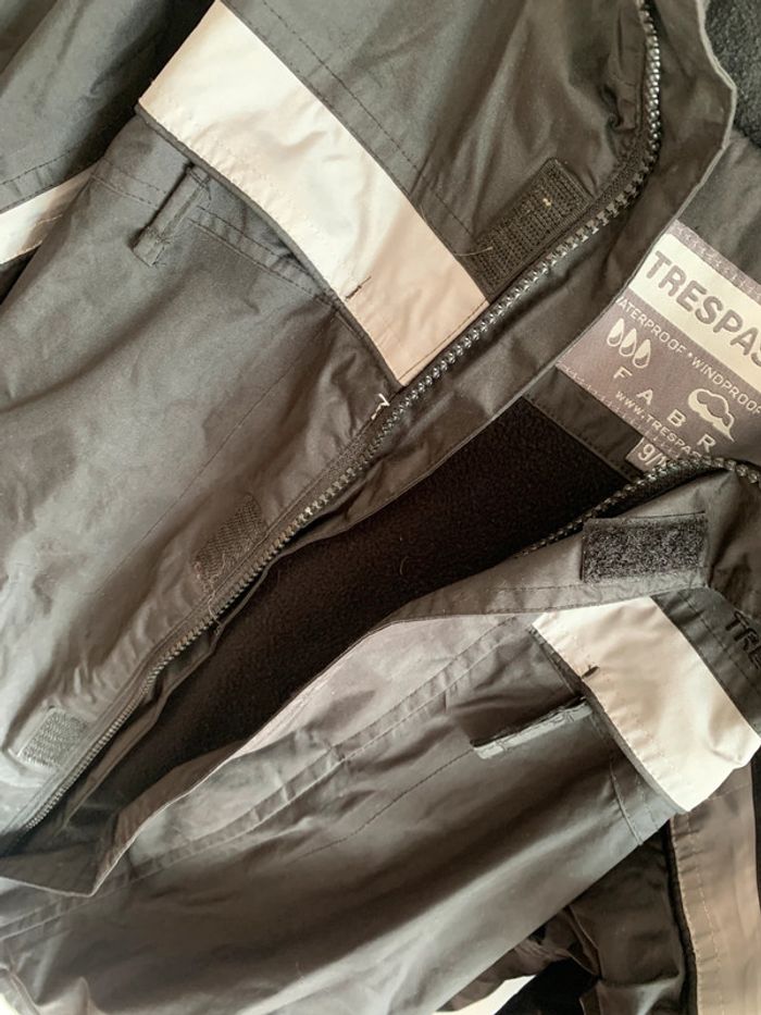 Parka blouson doublé hiver Trespass 9/10 ans noir et gris waterproof neige eau vent - photo numéro 4