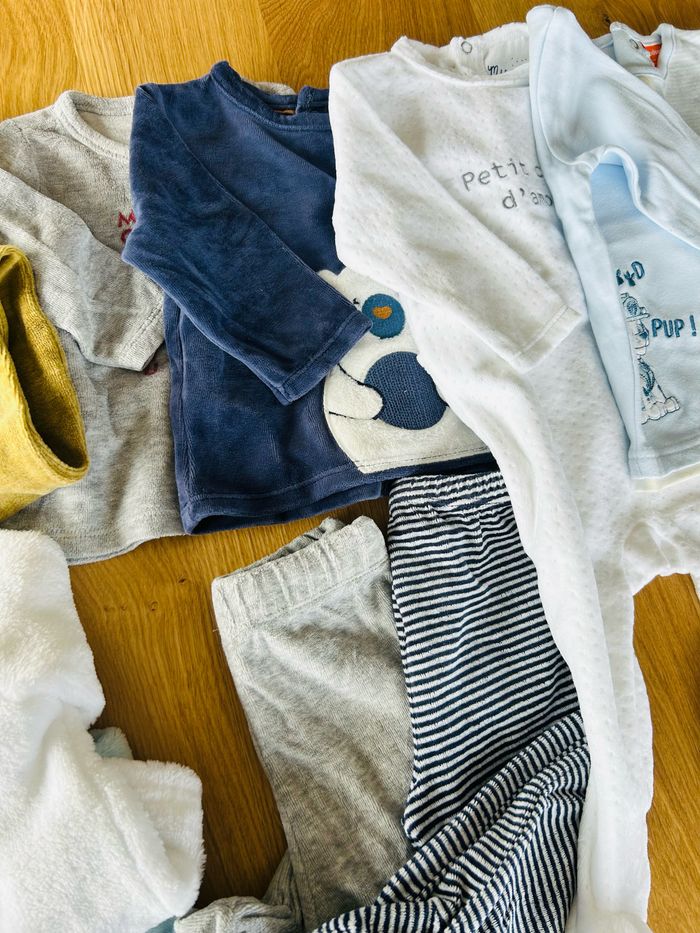 Lot pyjama 6 mois - photo numéro 4