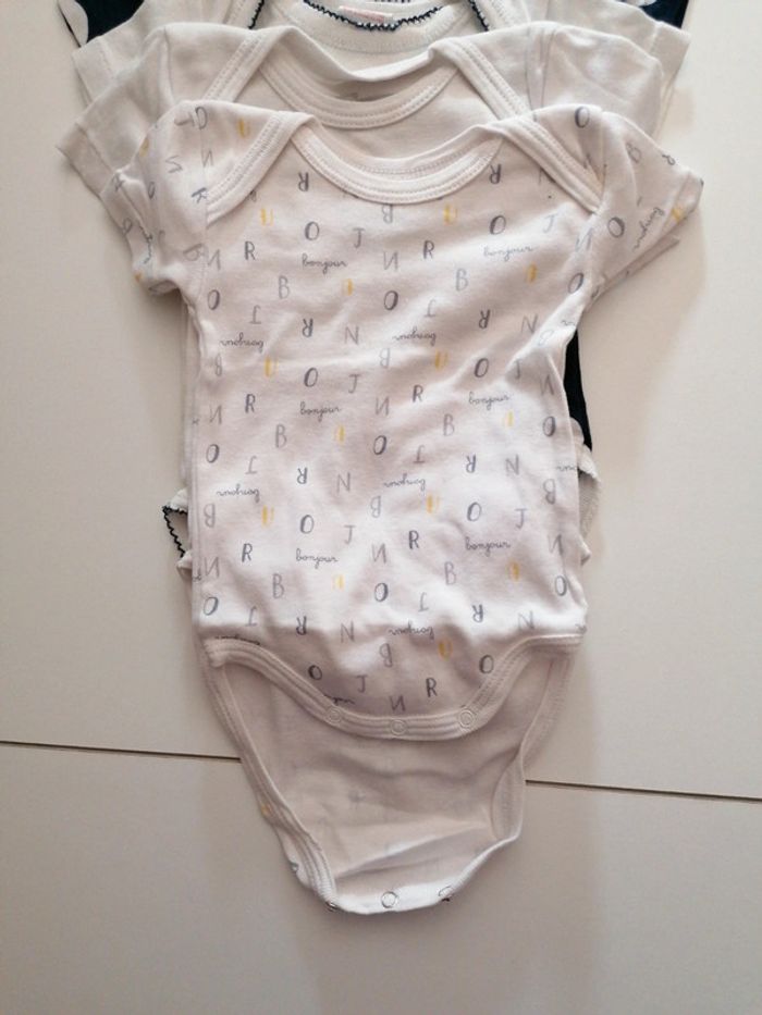 Lot 4 bodies 3 mois - photo numéro 5