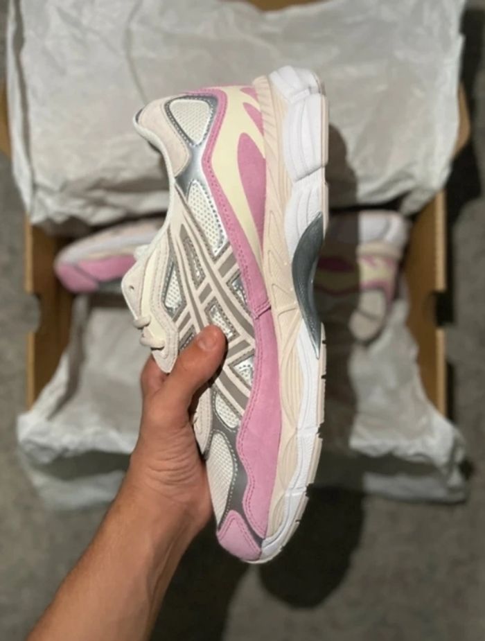 Chaussures de running Asics GEL-NYC, roses, pointure 36 - photo numéro 4