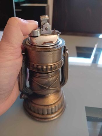 Briquet de table forme lanterne