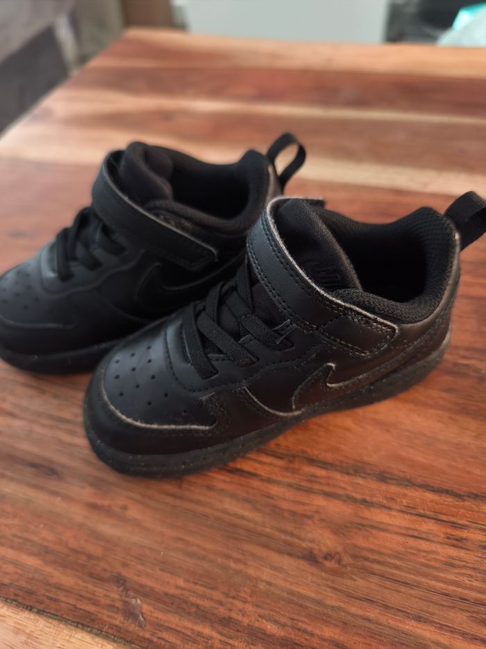 Basket nike pointure 25 - photo numéro 2