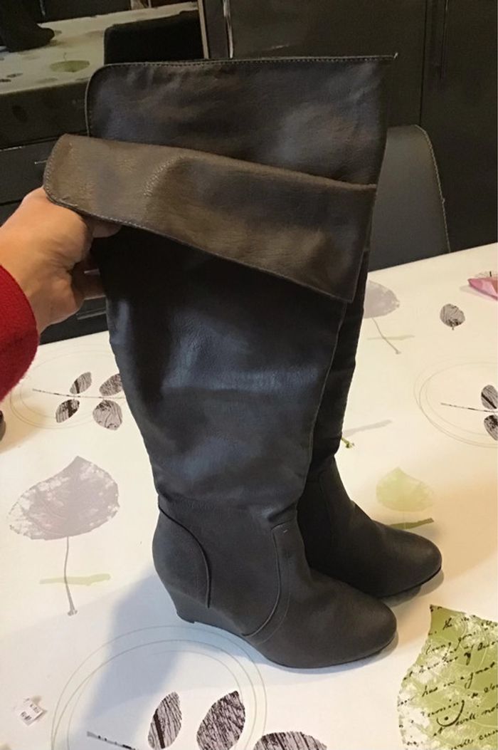 Botte compensée grise taille 37 peuvent se porter pliés ou déplier - photo numéro 2