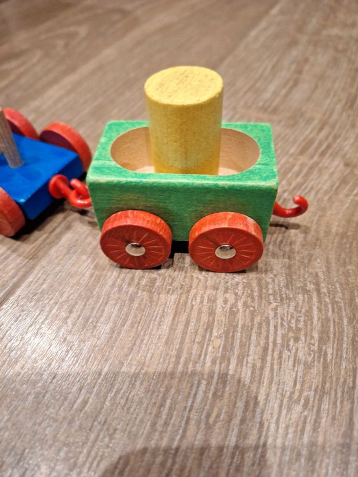 Train en bois - photo numéro 4