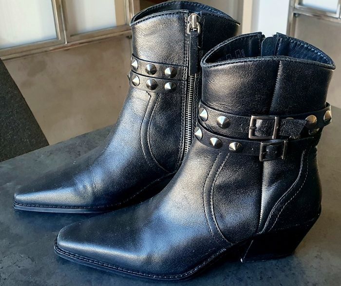 Bottines  noires en cuir