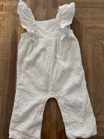 Très belle Combinaison Vertbaudet – 18 mois – Blanche – Très bon état