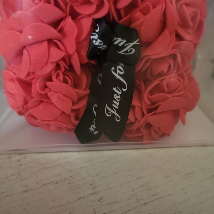 Joli ourson en rose rouge - photo numéro 3