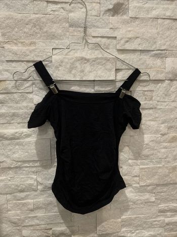 Haut Tshirt épaules dénudées Jennyfer TS