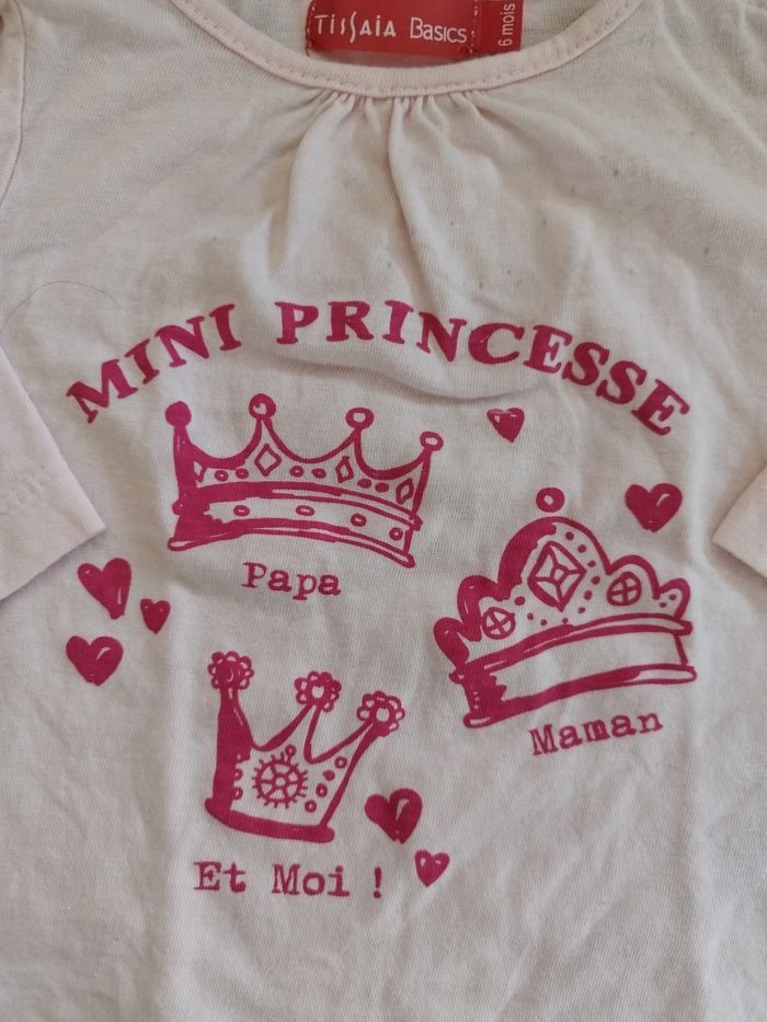 T-shirt "Mini princesse" 6 mois - photo numéro 2