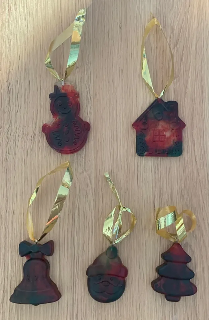 Lot 5 suspensions de sapin en résine