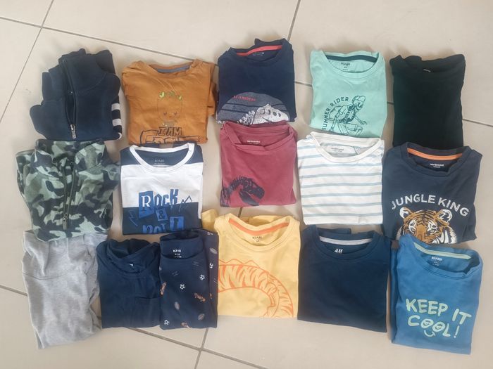 Lot de vêtements garçon taille 4 ans