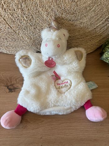 Doudou marionnette licorne blanc rose poussière d étoile baby nat