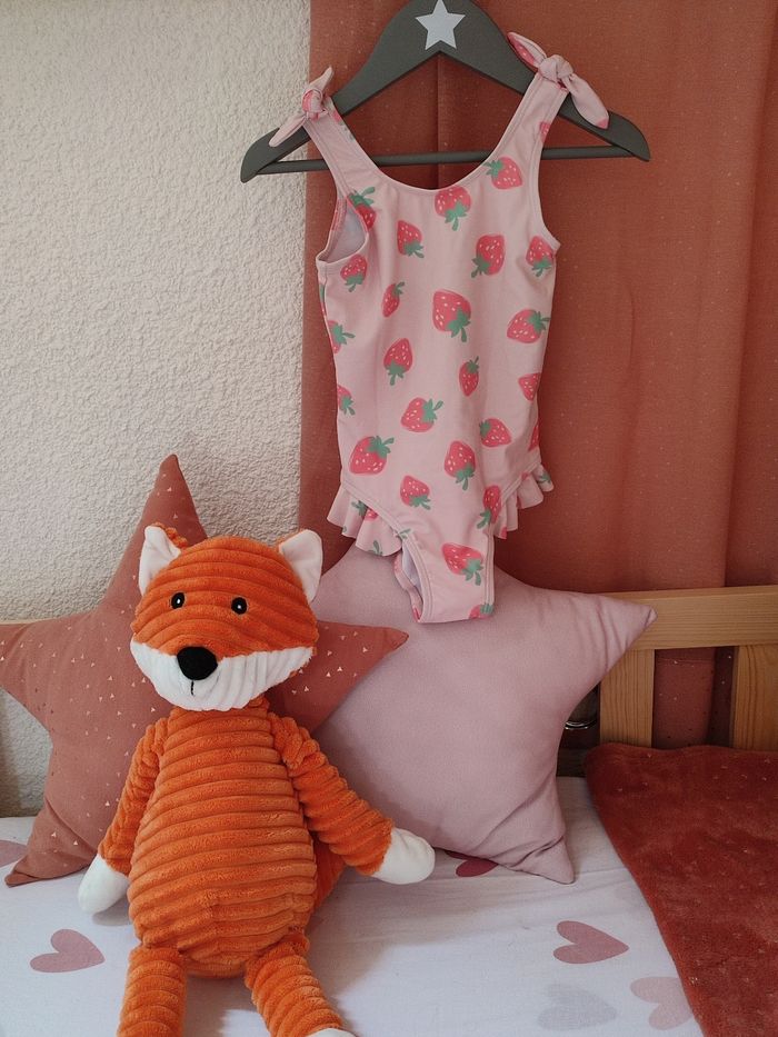 Maillot de bain une pièce - Thème fraise - 24 mois - Très bon état - La halle