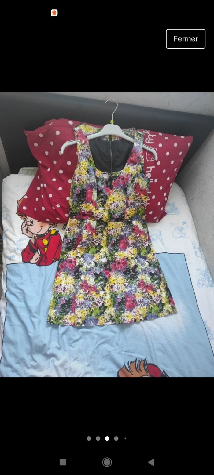 Robe fille en excellent état taille 38,12 /13 ans - photo numéro 3