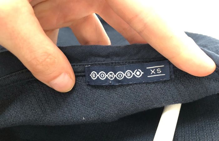 Haut manches trois quarts lavallière bleu marine texturé Bonobo taille 34 comme neuf - photo numéro 19