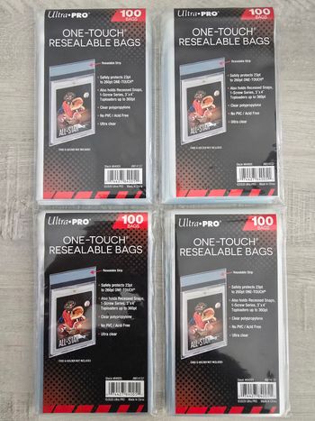Lot de 4 paquets de 100 sleeves One Touch Resealable Bags Ultra Pro 