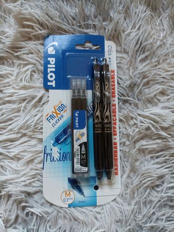 Lot de crayons noir Pilot frixion avec recharge 