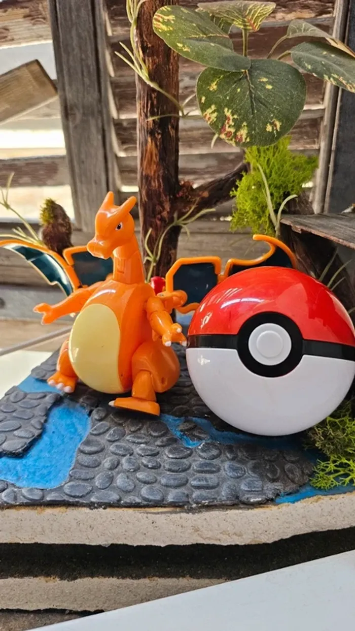 Super figurine Pokemon pliable en boule Dracaufeu - photo numéro 7