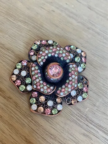 Broche fleur vintage bridgerton