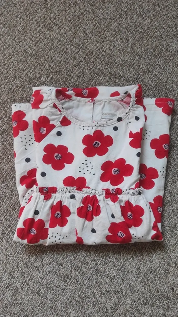 Très jolie robe 3 ans à fleurs rouges - photo numéro 6